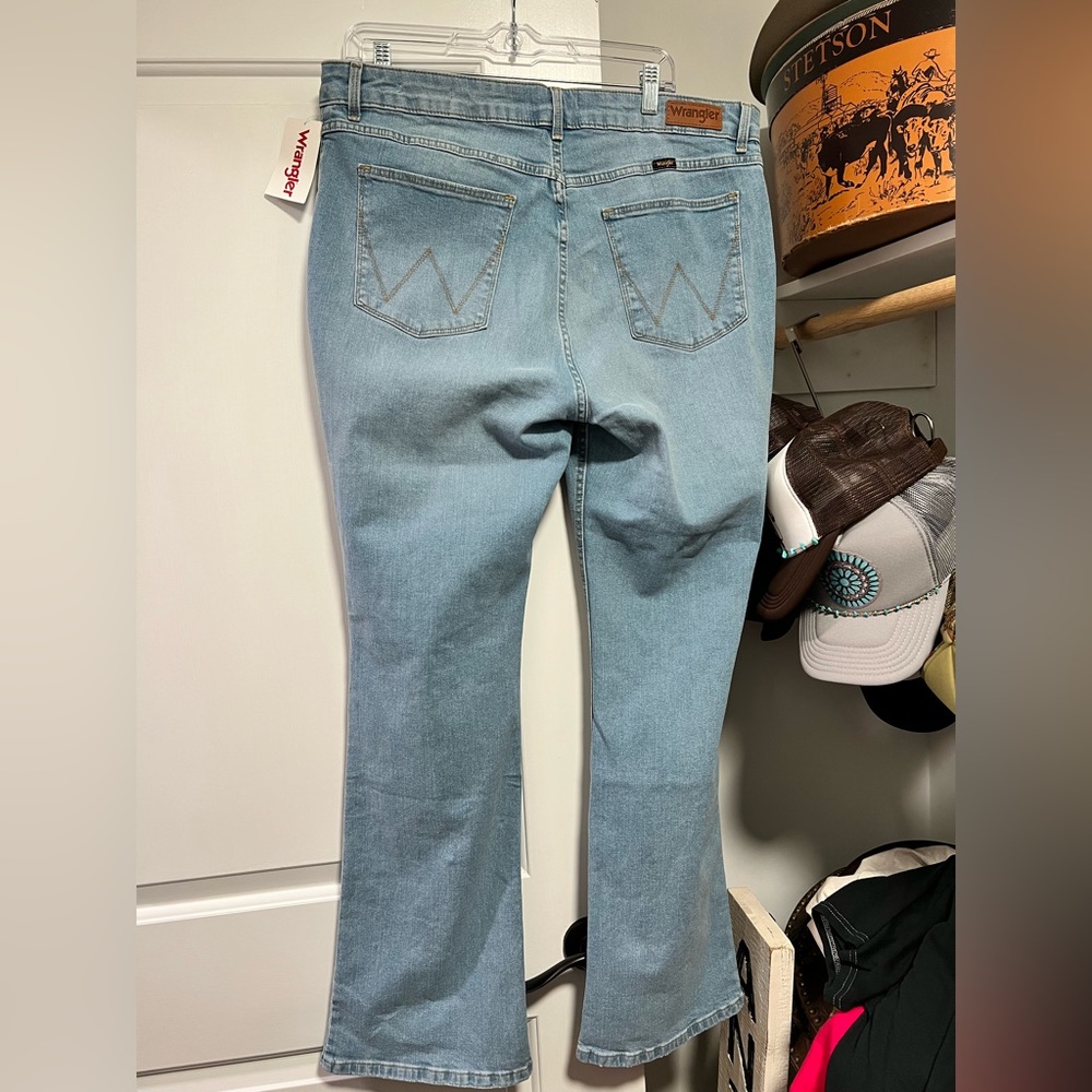 High Rise Bold Boot Wrangler Jeans